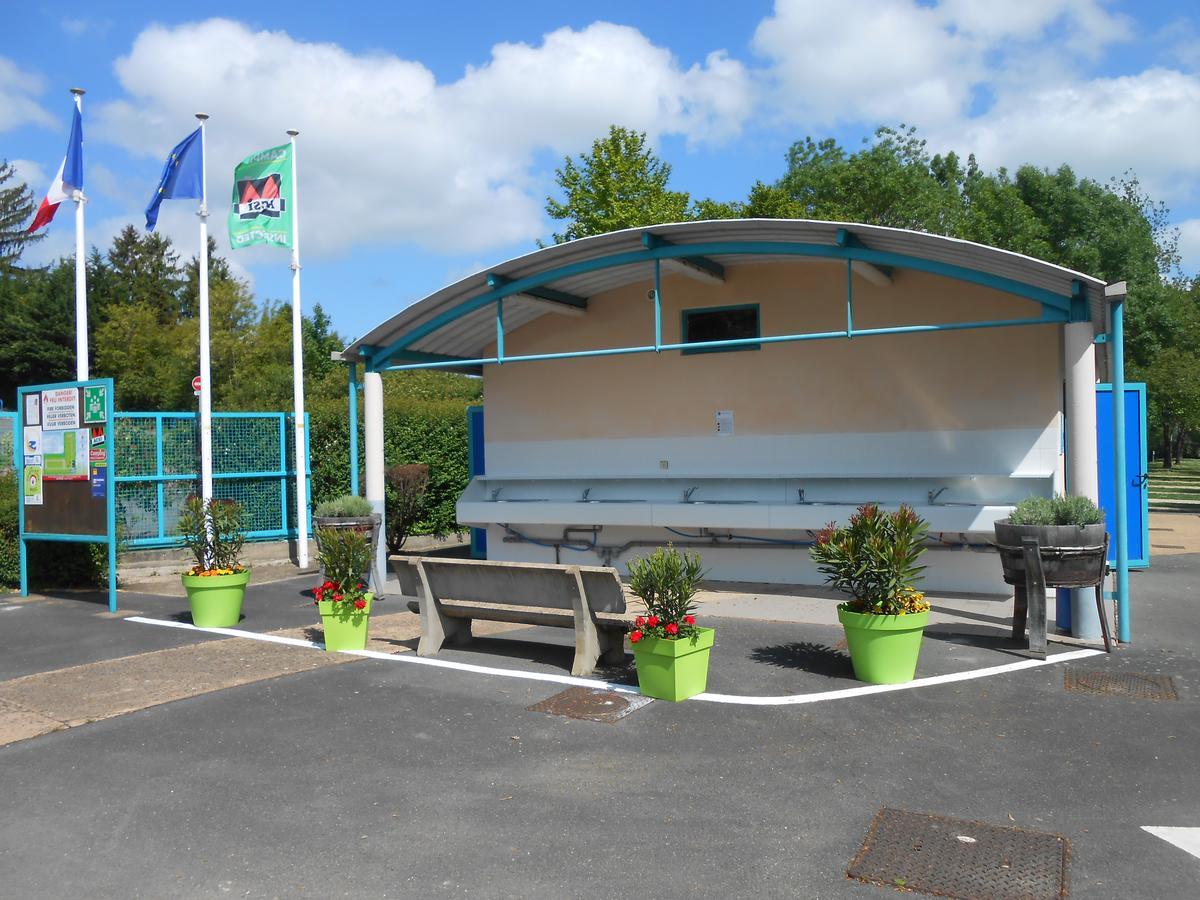 Camping De Tournus - Drole De Cabane Экстерьер фото
