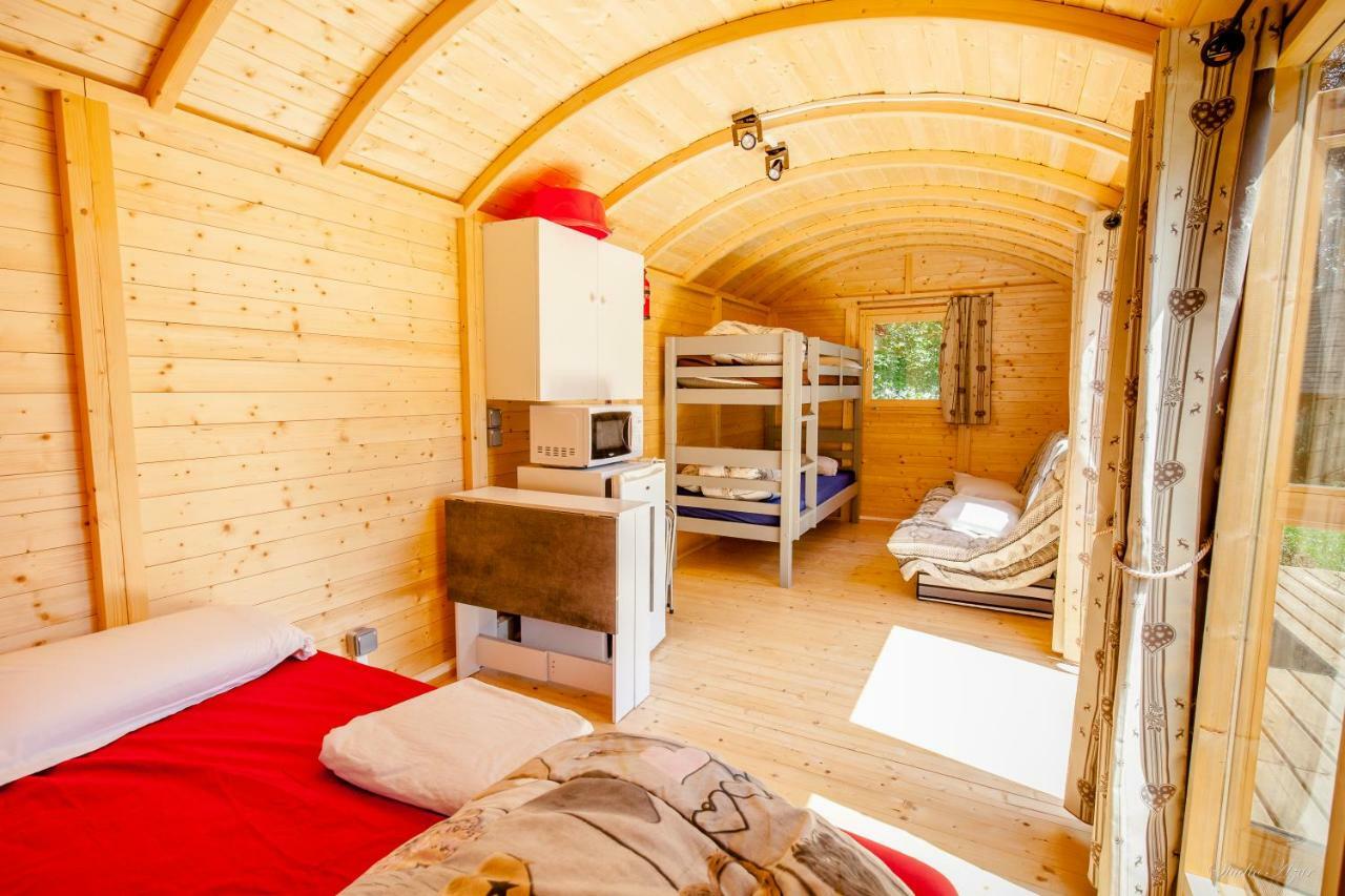 Camping De Tournus - Drole De Cabane Экстерьер фото