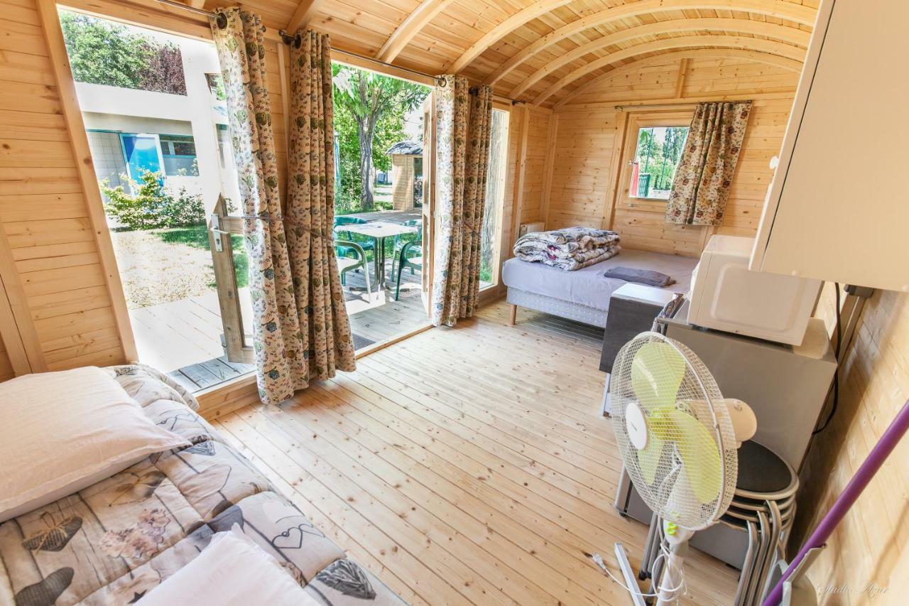 Camping De Tournus - Drole De Cabane Экстерьер фото
