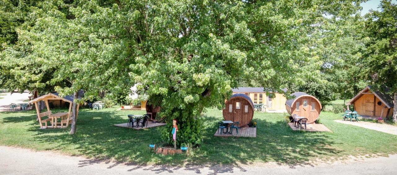 Camping De Tournus - Drole De Cabane Экстерьер фото