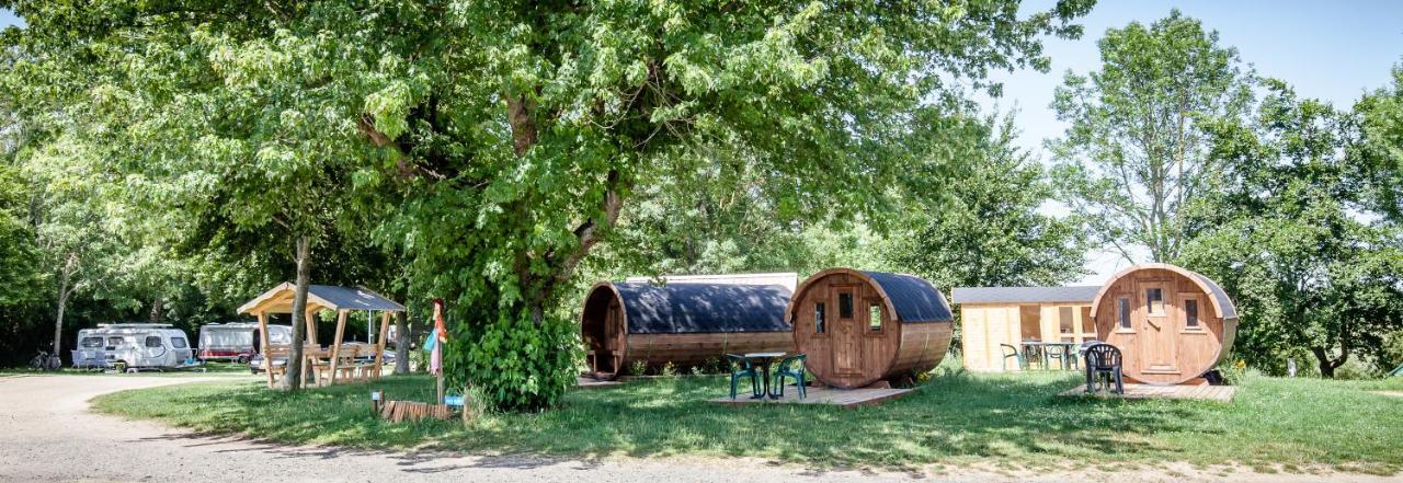 Camping De Tournus - Drole De Cabane Экстерьер фото